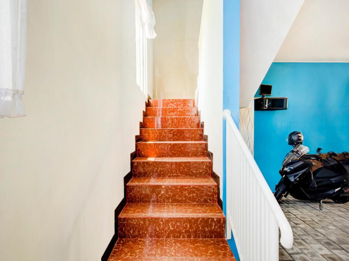 Oyo Life 3987 Kost Aditya Sorabaya Extérieur photo