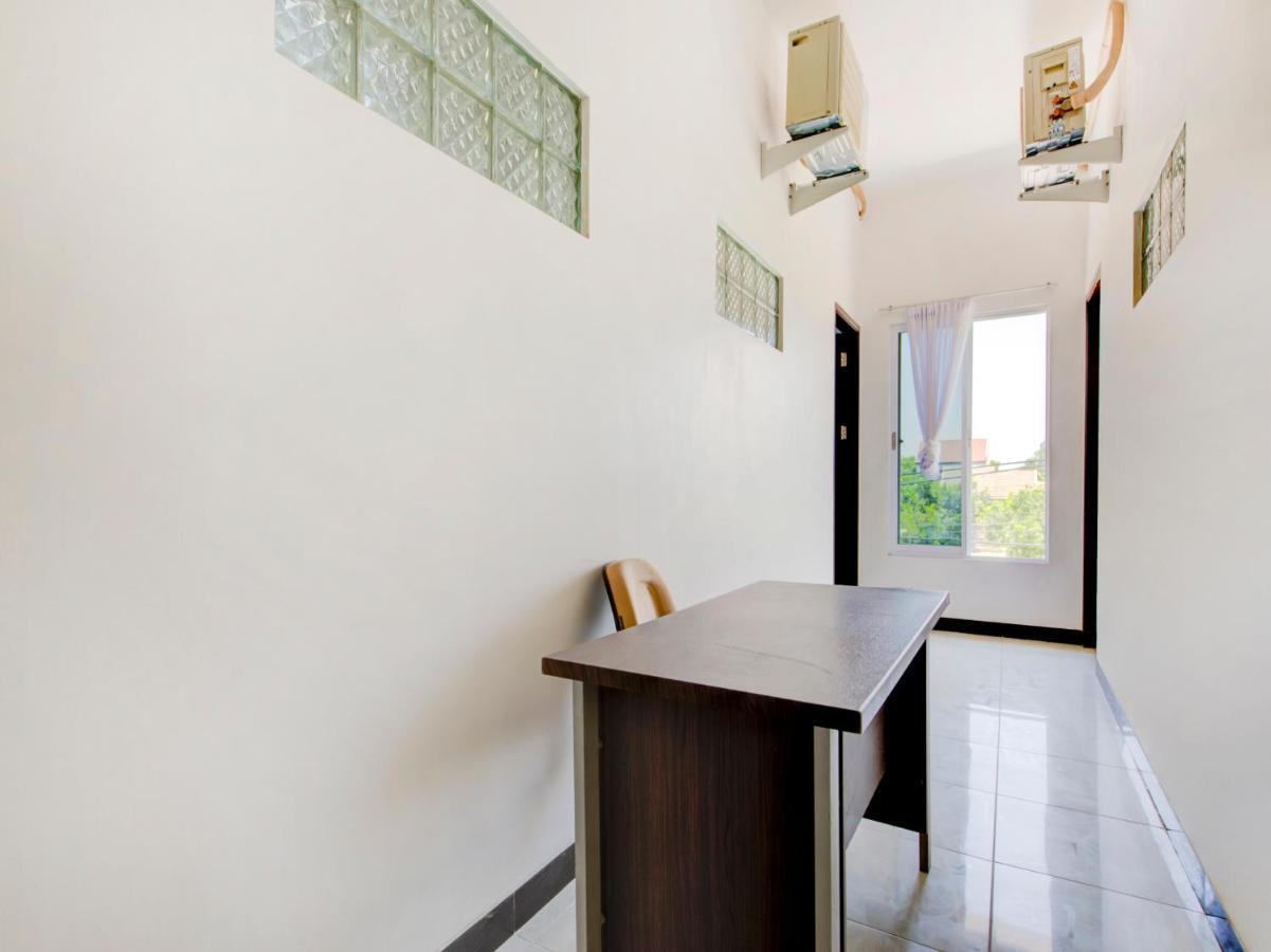 Oyo Life 3987 Kost Aditya Sorabaya Extérieur photo