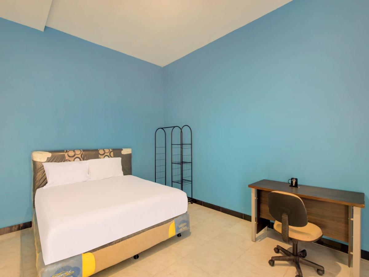 Oyo Life 3987 Kost Aditya Sorabaya Extérieur photo