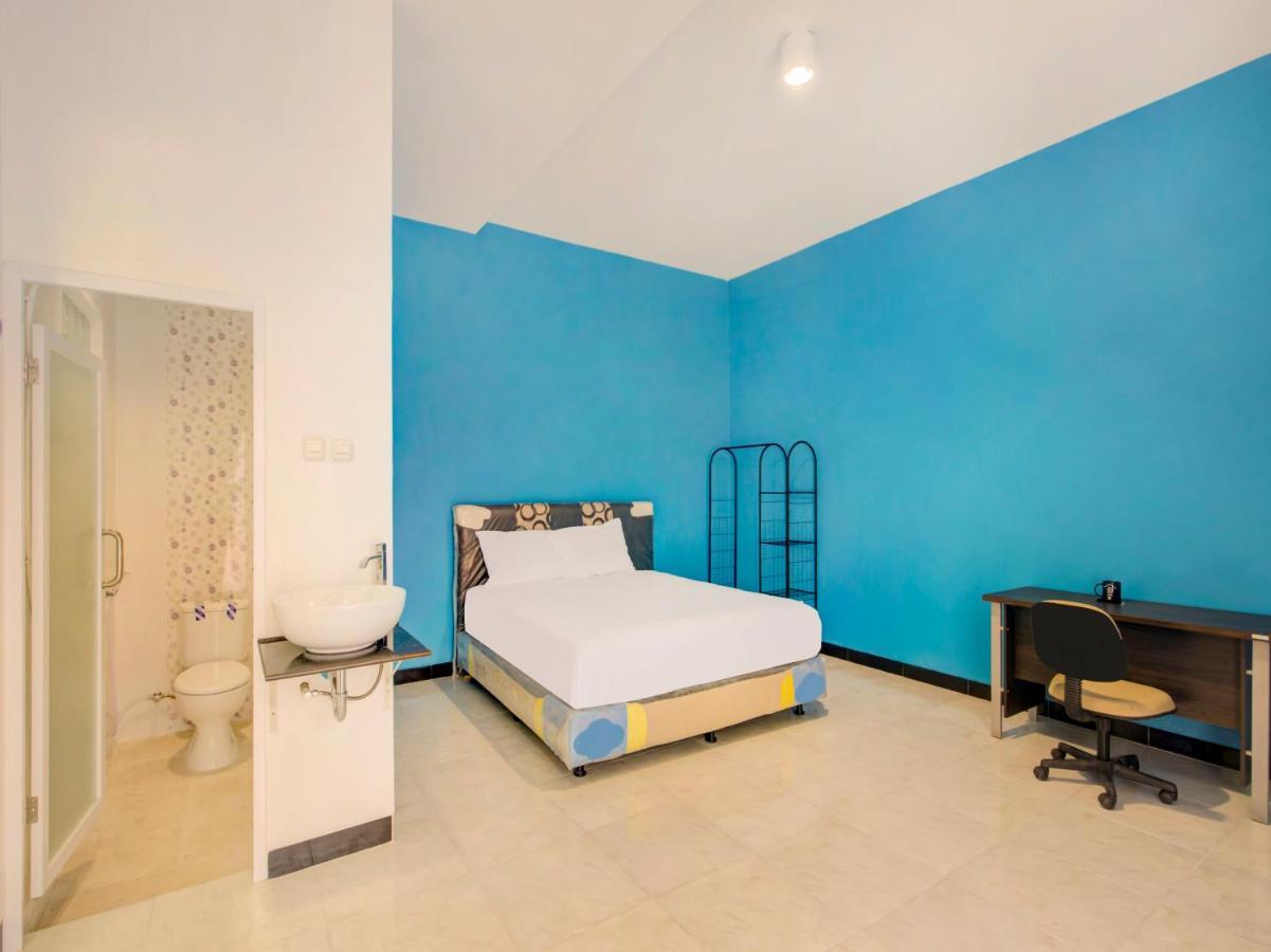 Oyo Life 3987 Kost Aditya Sorabaya Extérieur photo