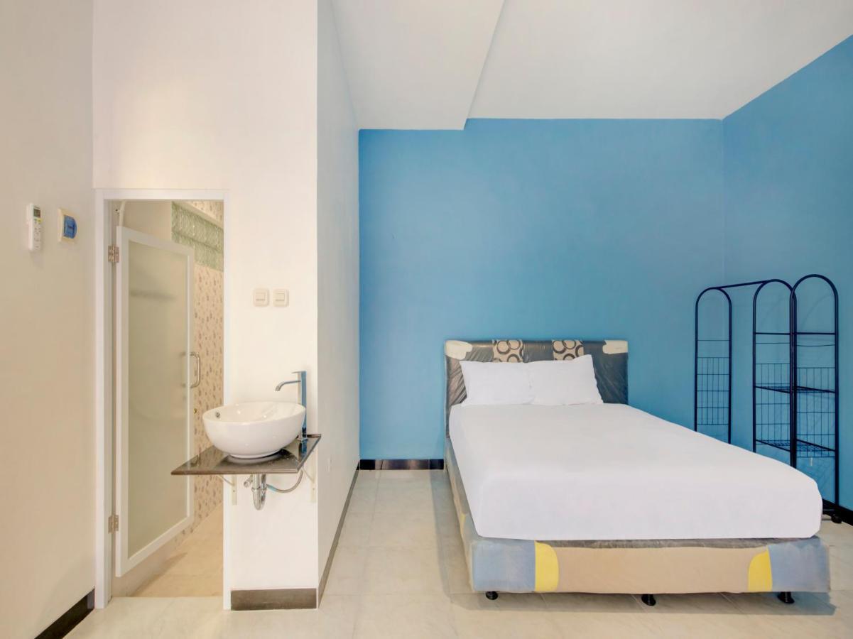 Oyo Life 3987 Kost Aditya Sorabaya Extérieur photo