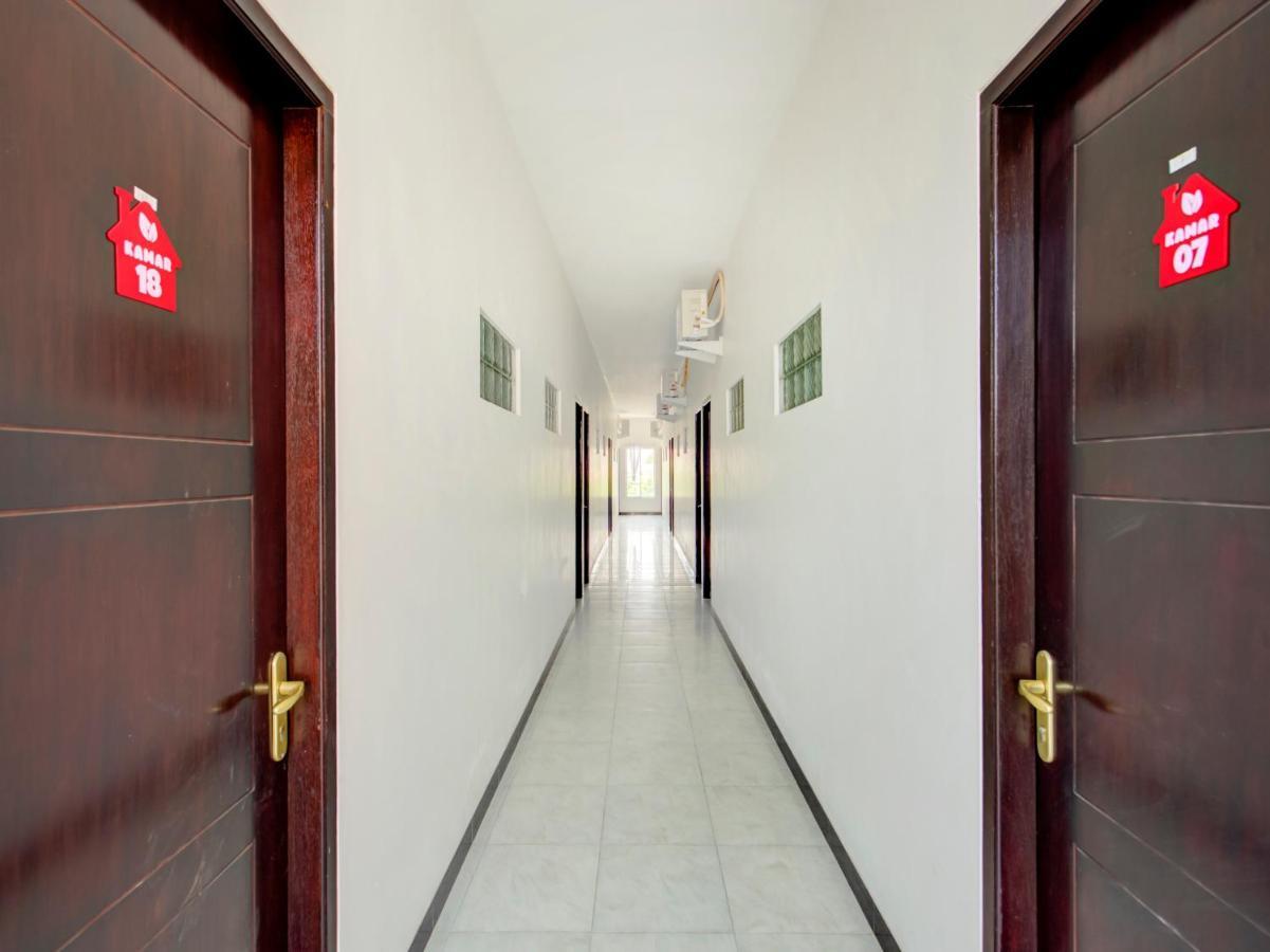 Oyo Life 3987 Kost Aditya Sorabaya Extérieur photo